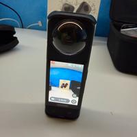 Insta 360 X4 con accessori e case gopro