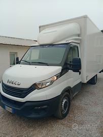 iveco Daily 3.0 diesel 100.000km anno 2023