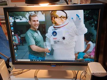 Schermi vari, di diversi modelli, ben funzionanti.