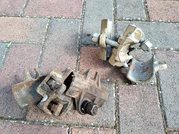 Raccodi/morsetti per tubi innocenti