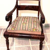 Poltroncina danese d'epoca in legno massello intag