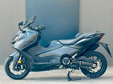 Yamaha tmax 560