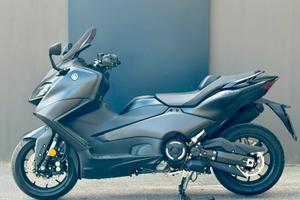 Yamaha tmax 560