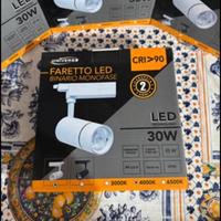 Faretti LED 30W su binario - luce selezionabile