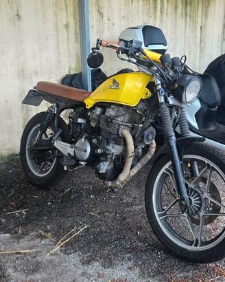 HONDA NIGHTHAWK 450 – 1986 – CAFÉ RACER