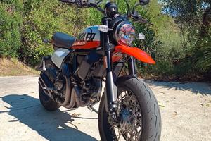 Ducati Scrambler 800 - Urban Motard