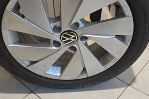 Cerchi in lega originali Volkswagen Golf 8 con gom