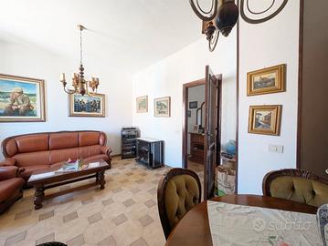 Ampio pentavano con cucina separata