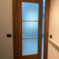 4 porte interne in legno con vetro satinato