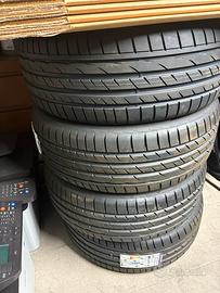 Pneumatici Laufenn NUOVI 235/55/R18 NUOVI