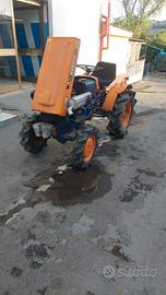 Trattore Kubota B7000