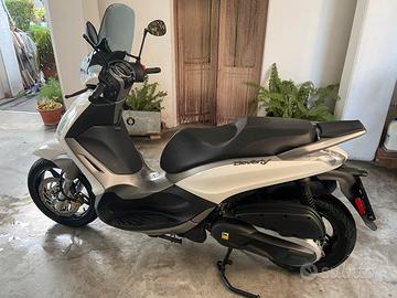 Beverly 350 Sport Touring