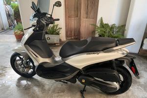 Beverly 350 Sport Touring