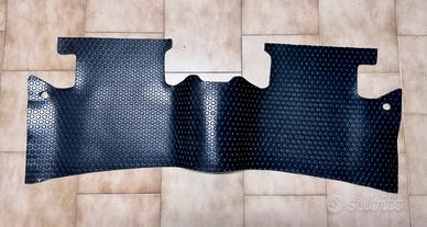 Tappeto posteriore in gomma Toyota Prius 4