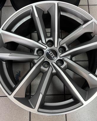 Cerchi in lega da 19 originali Audi Q3 Audi sport