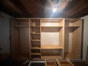 Armadio in legno