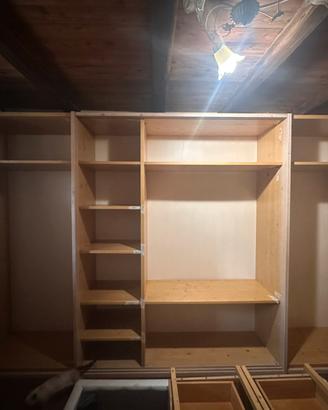 Armadio in legno