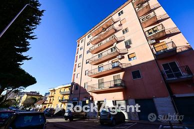 QUADRILOCALE DI AMPIA METRATURA CON POSTO AUTO