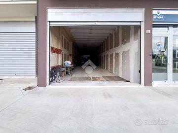 UFFICIO A PESCHIERA DEL GARDA