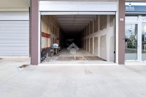 UFFICIO A PESCHIERA DEL GARDA