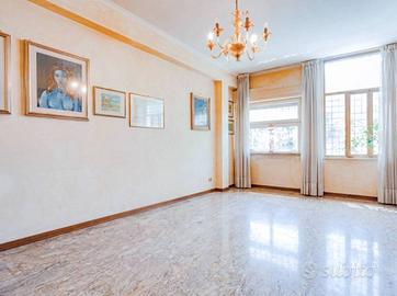 Appartamento di 145 m² con più di 5 locali a Roma