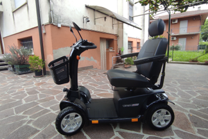 Scooter per anziani/disabili