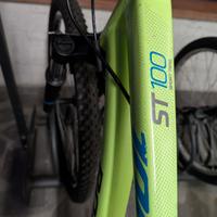 bicicletta Mountain bike rimessa a nuovo
