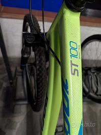 bicicletta Mountain bike rimessa a nuovo