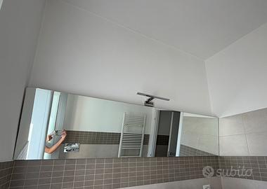 Specchio bagno nuovo con illuminazione