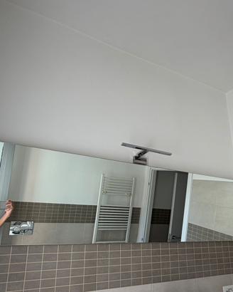 Specchio bagno nuovo con illuminazione