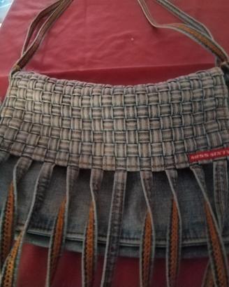 borsetta tracolla in jeans Miss Sikty con frangia 