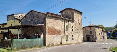 Casa indipendente di 240 m² con più di 5 locali e 