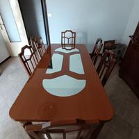 Tavolo in Legno e sedie