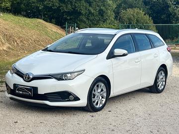 Toyota Auris Touring 1.4 D-4D Active Permute Rate 