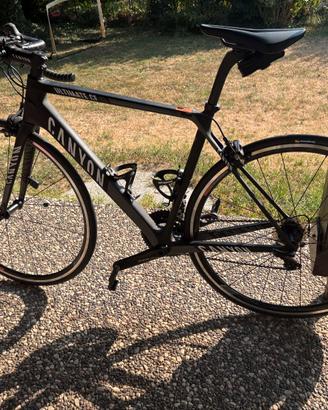 Canyon Ultimate CF SL carbon road bike (S)