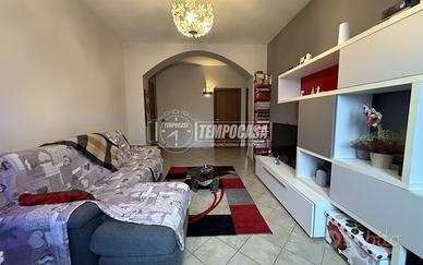 QUADRILOCALE CON BOX AUTO