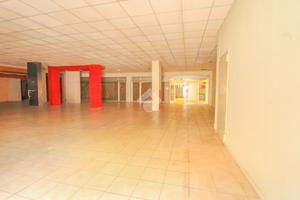 NEGOZIO A CAPRIATE SAN GERVASIO