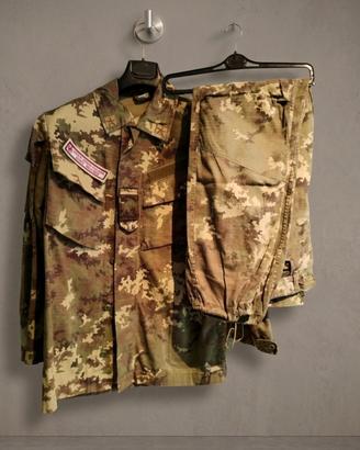 Lotto Divisa Militare Vegetata E.I. + Accessori Co