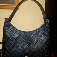 Borsa Tommy Hilfiger blu.
