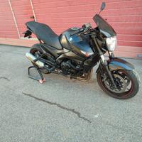 Suzuki gsr 600