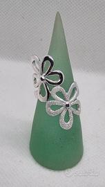 anello argento con fiori