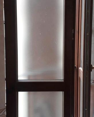 porte finestre colore noce scuro