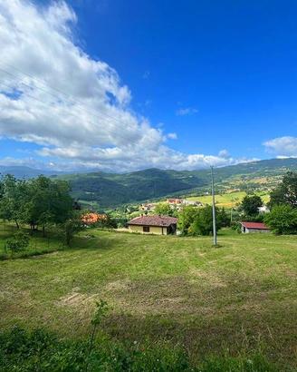 Terreno di 1500 m² a Tizzano Val Parma