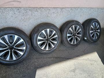 4 cerchi Mercedes Klass A e 4 gomme 205/60/16