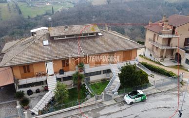 CASA INDIPENDENTE CON CORTE PRIVATA