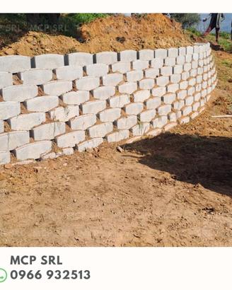 Blocchi autobloccanti per scarpate e contenimento