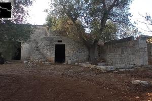 CASOLARE CON TRULLO SARACENO e LAMIA - OSTUNI