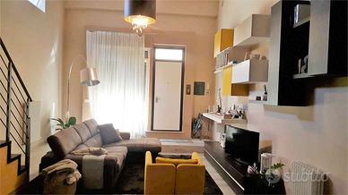 VIA DEL FARO: LOFT RISTRUTTURATO E ARREDATO