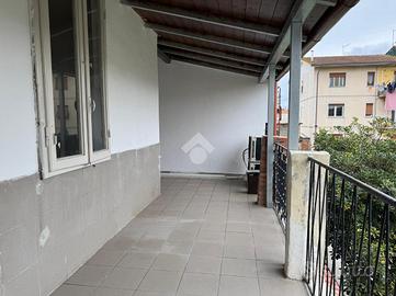3 LOCALI A CHIESINA UZZANESE