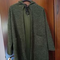 Cardigan verde scuro con cappuccio, taglia morbida